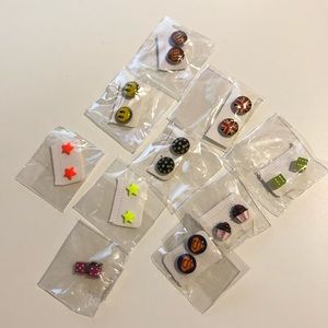 Bundle of magnetic earrings